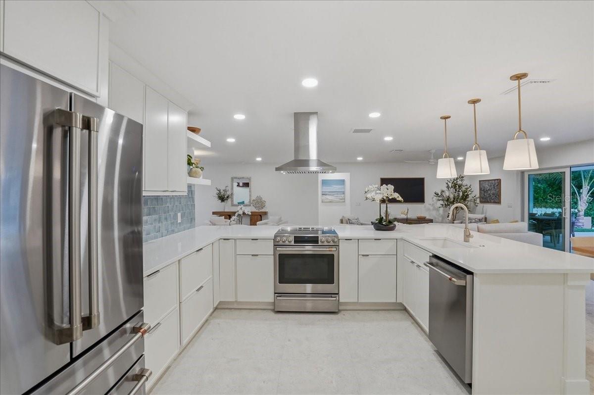 KEY ROYALE 15TH ADD - Residential
