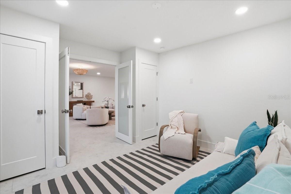 KEY ROYALE 15TH ADD - Residential