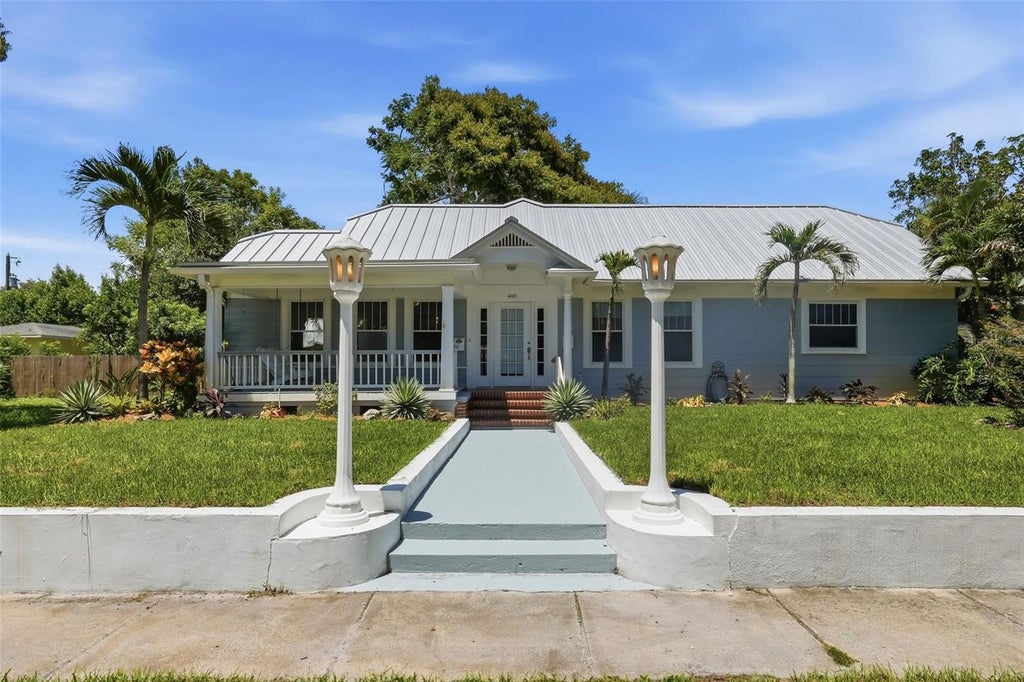 Photo of 4227 2nd Avenue N, St Petersburg, FL 33713 (MLS # TB8537796)