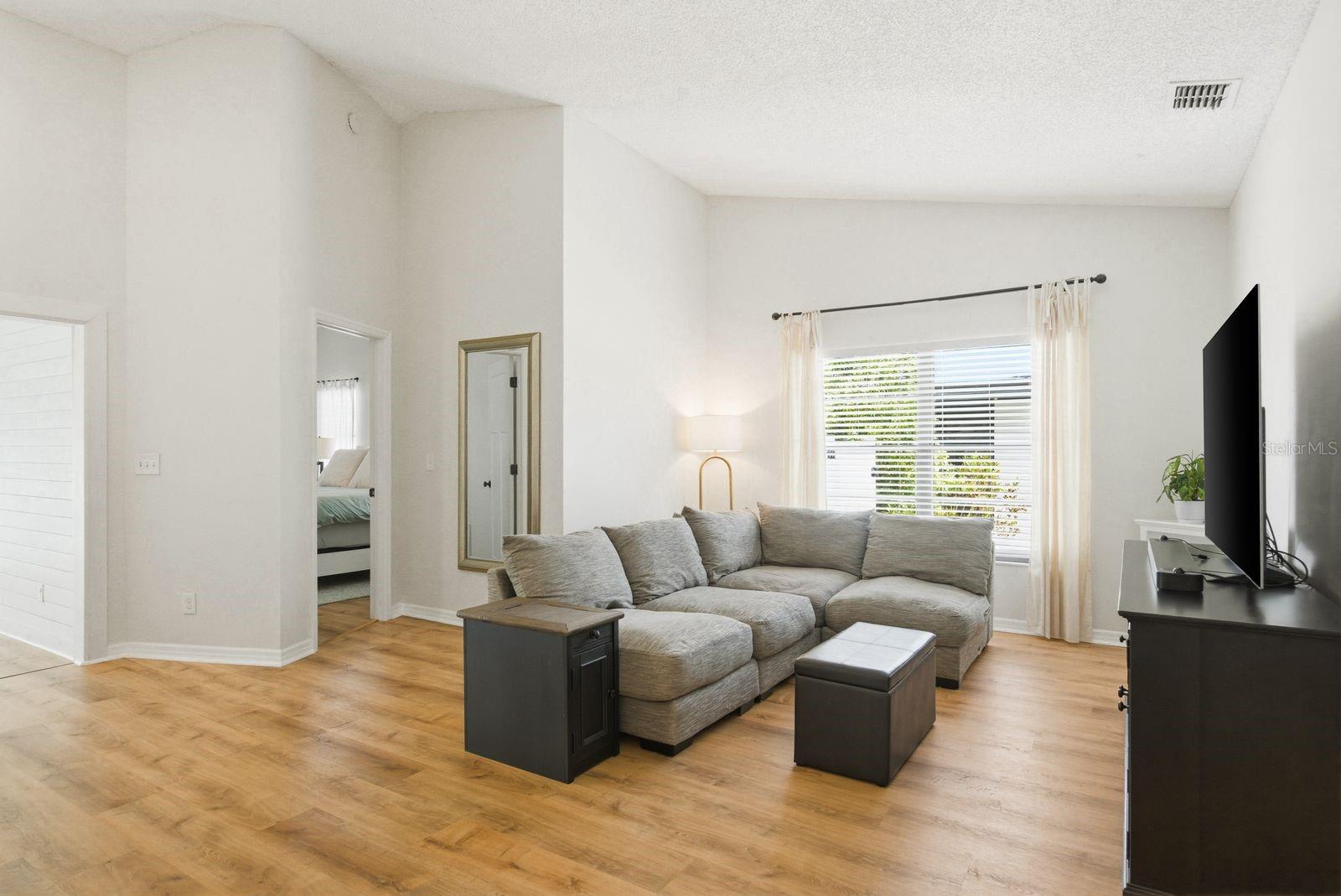 HIDDEN LAKE - Residential