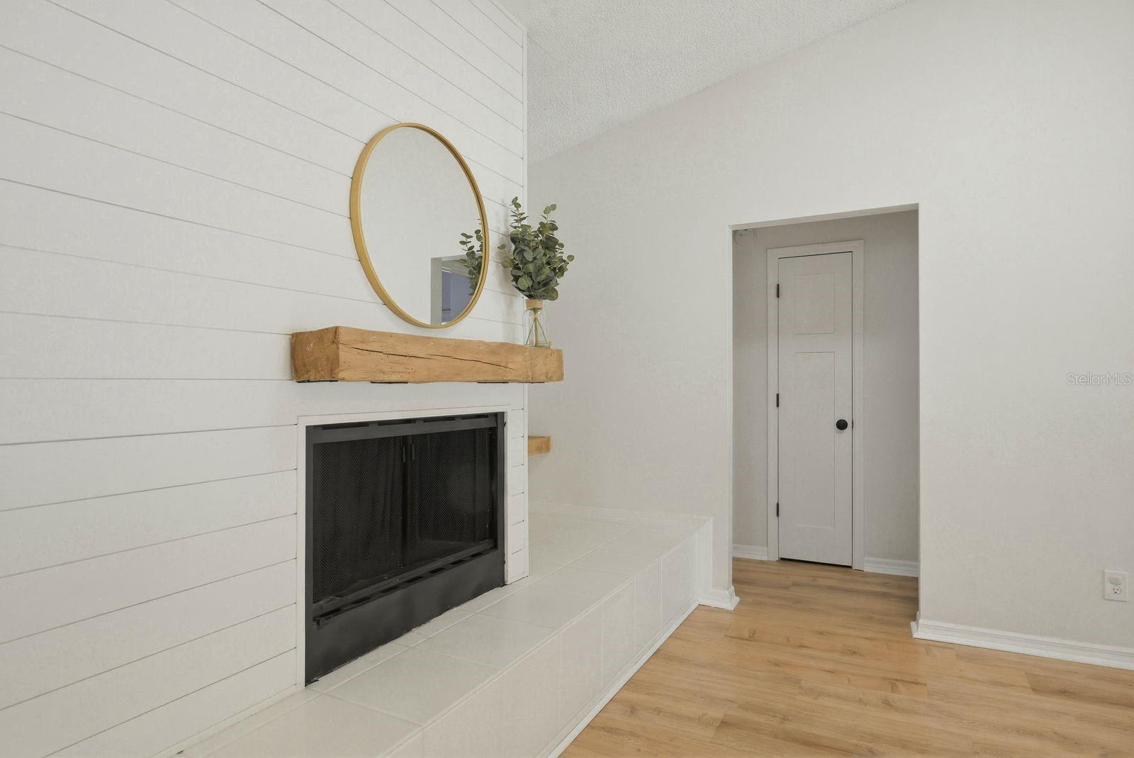 HIDDEN LAKE - Residential