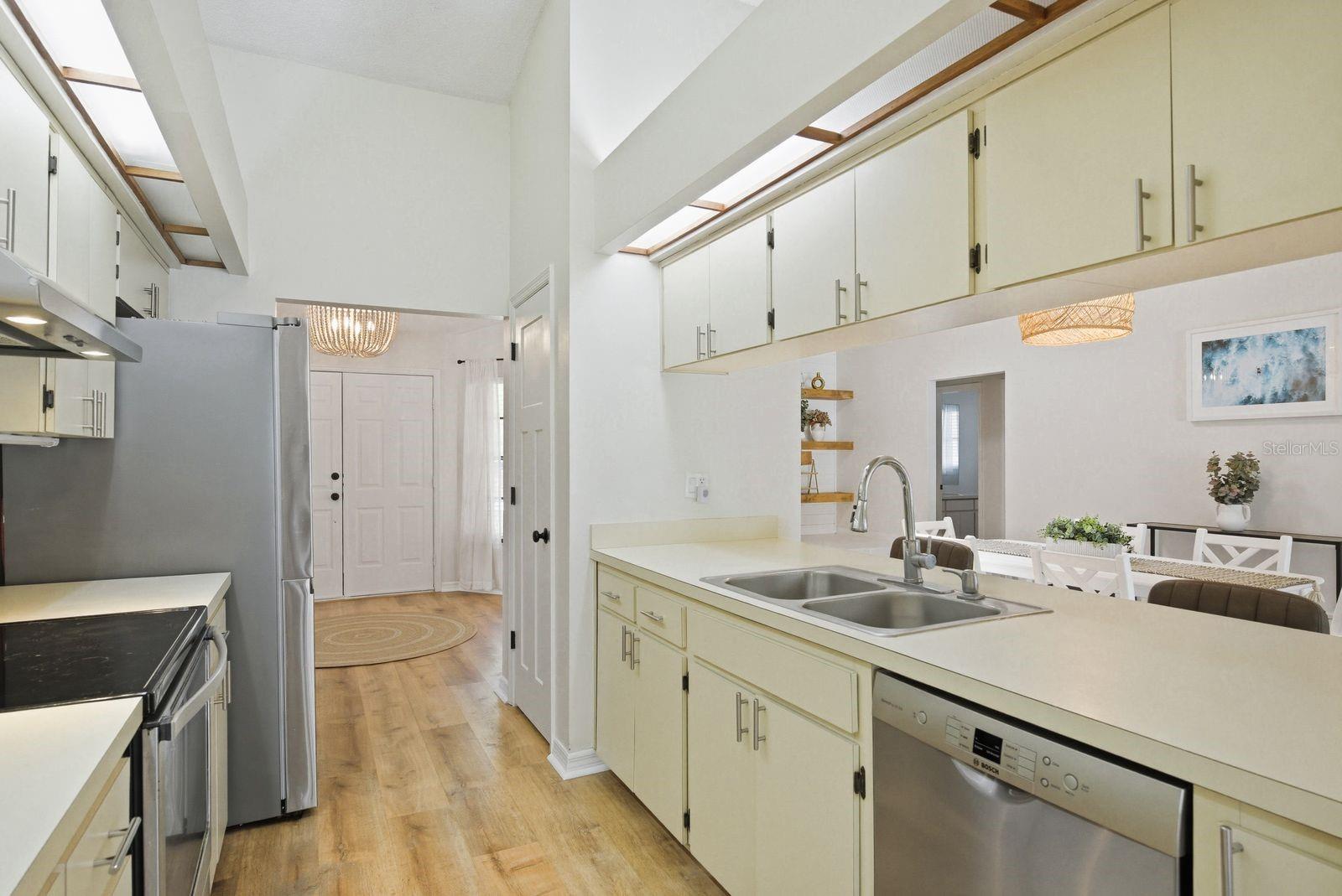 HIDDEN LAKE - Residential