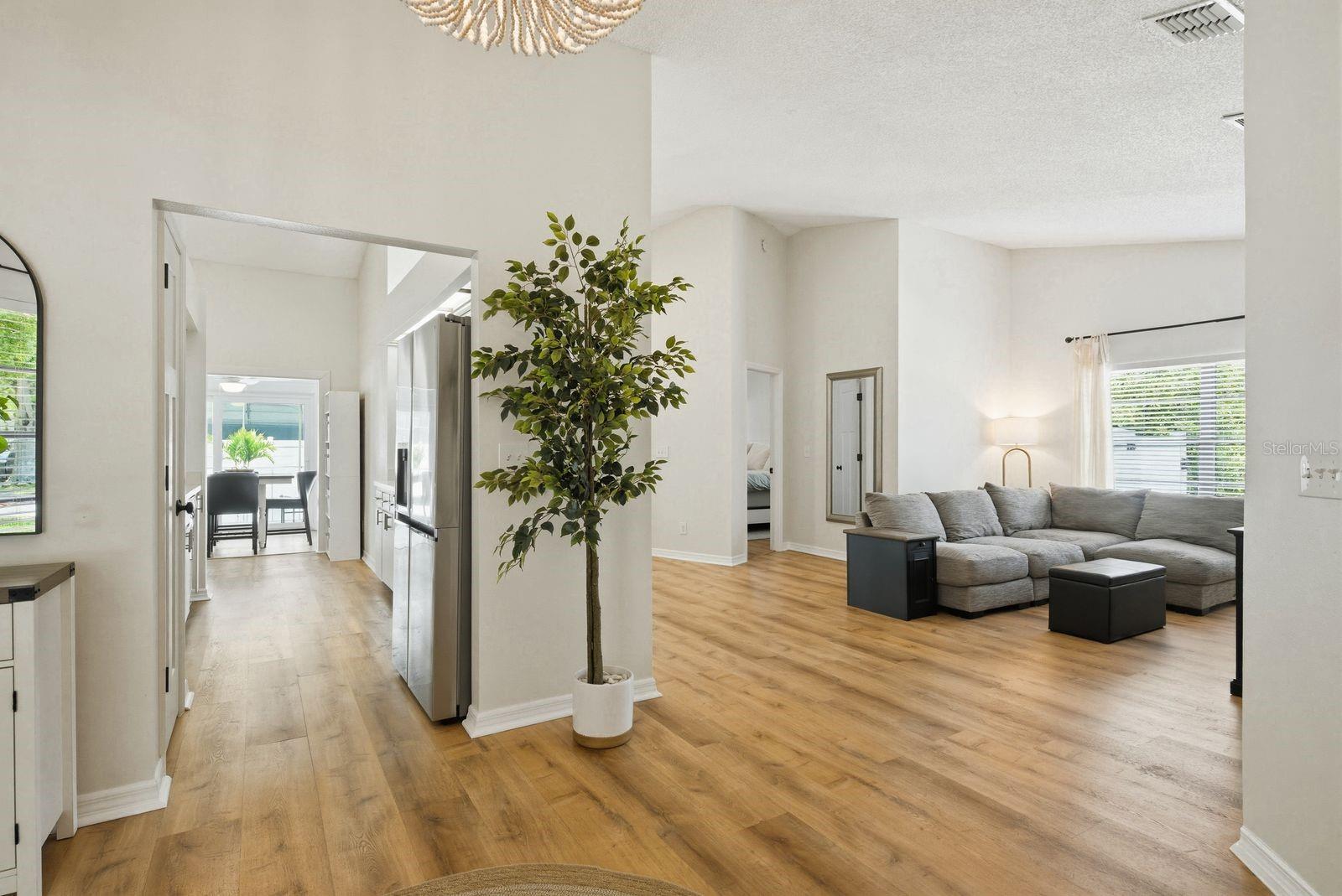 HIDDEN LAKE - Residential