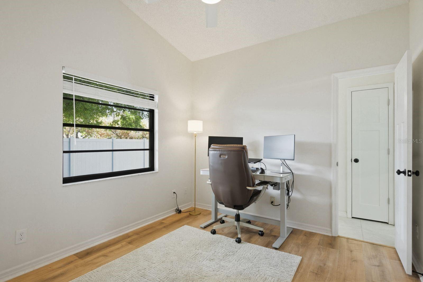 HIDDEN LAKE - Residential