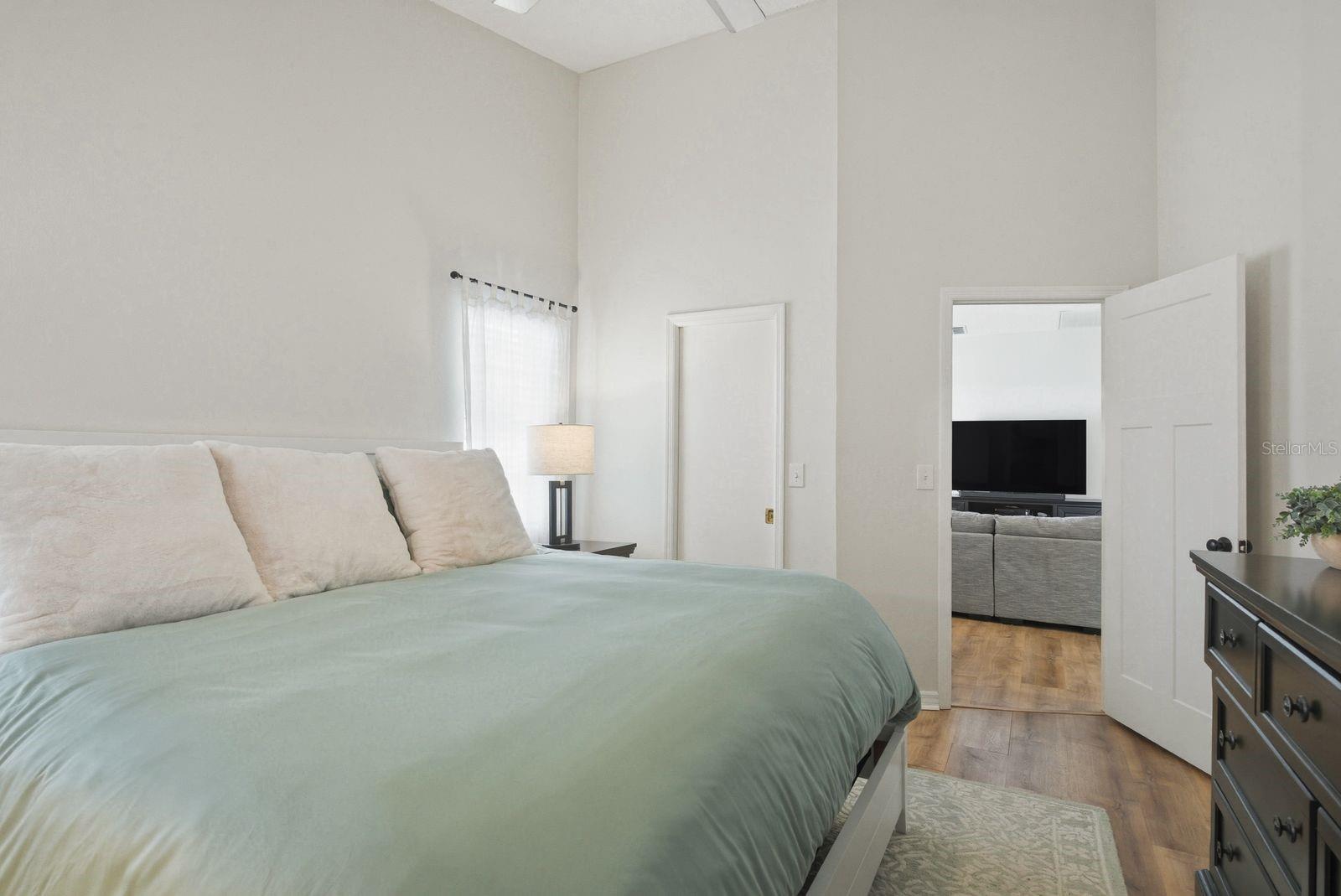 HIDDEN LAKE - Residential