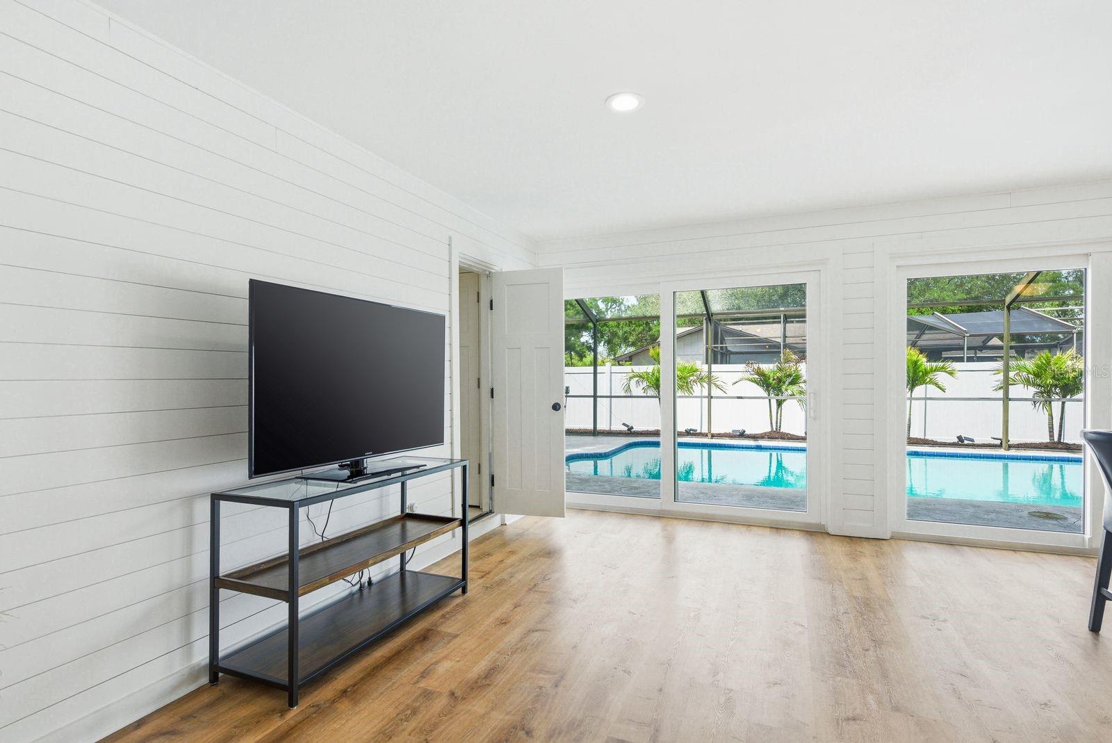 HIDDEN LAKE - Residential