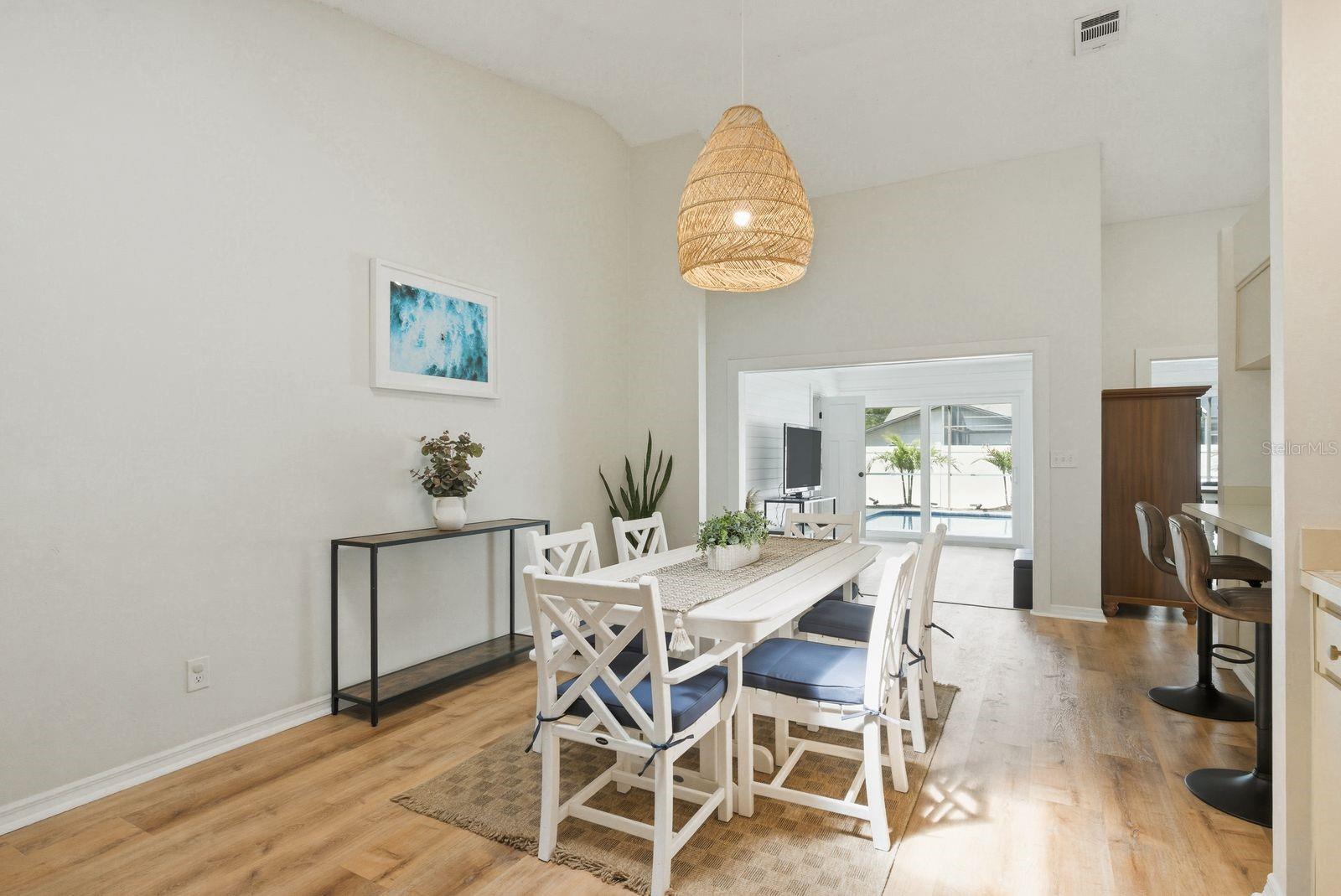 HIDDEN LAKE - Residential