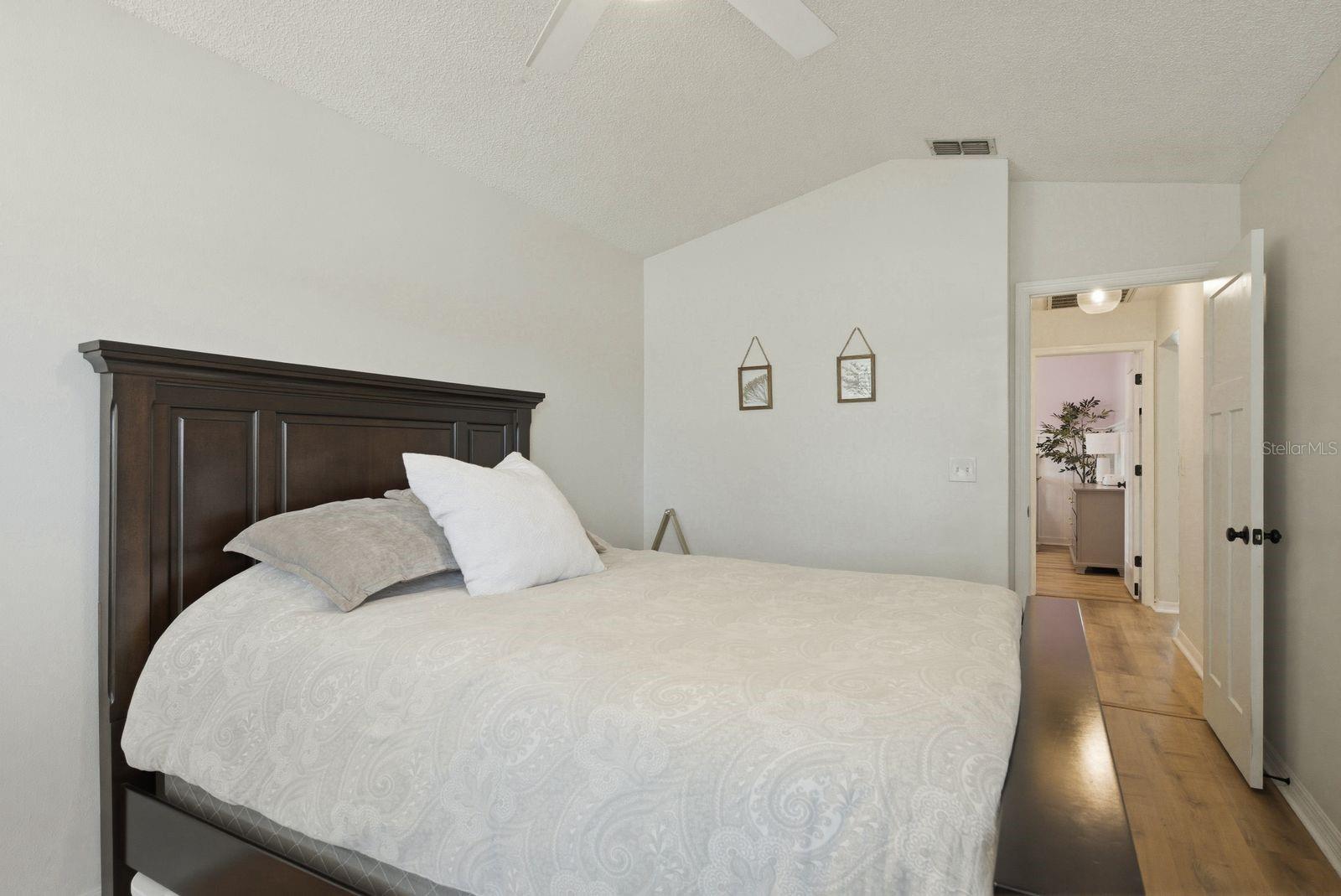 HIDDEN LAKE - Residential