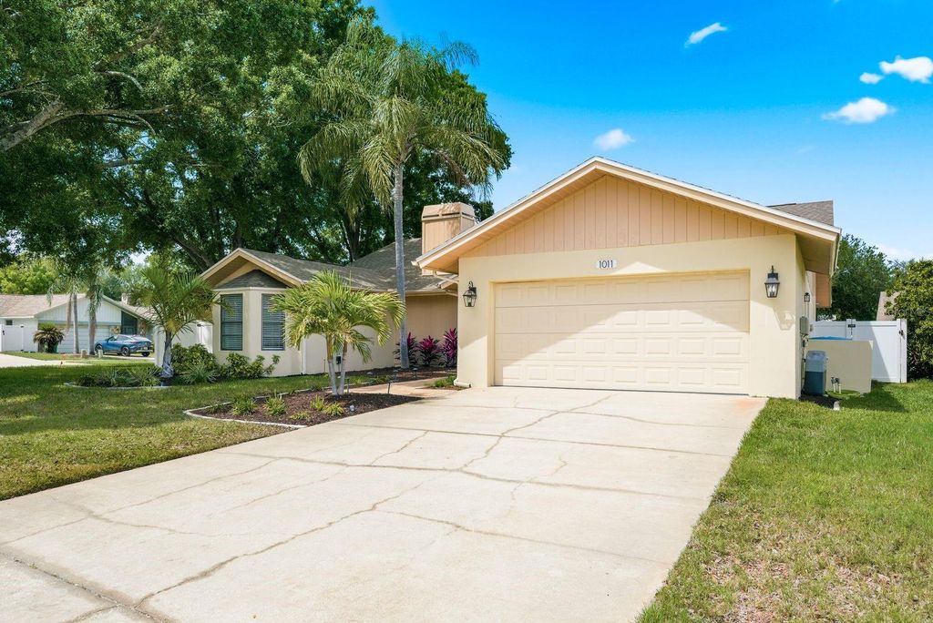 Photo of 1011 Ridge Drive, Palm Harbor, FL 34683 (MLS # TB8495674)