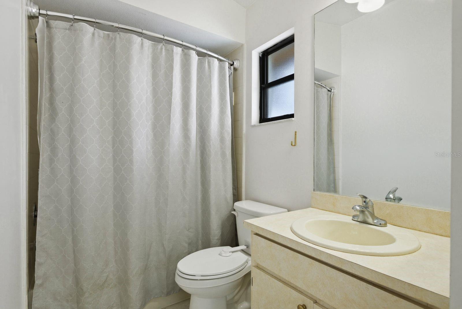 HIDDEN LAKE - Residential