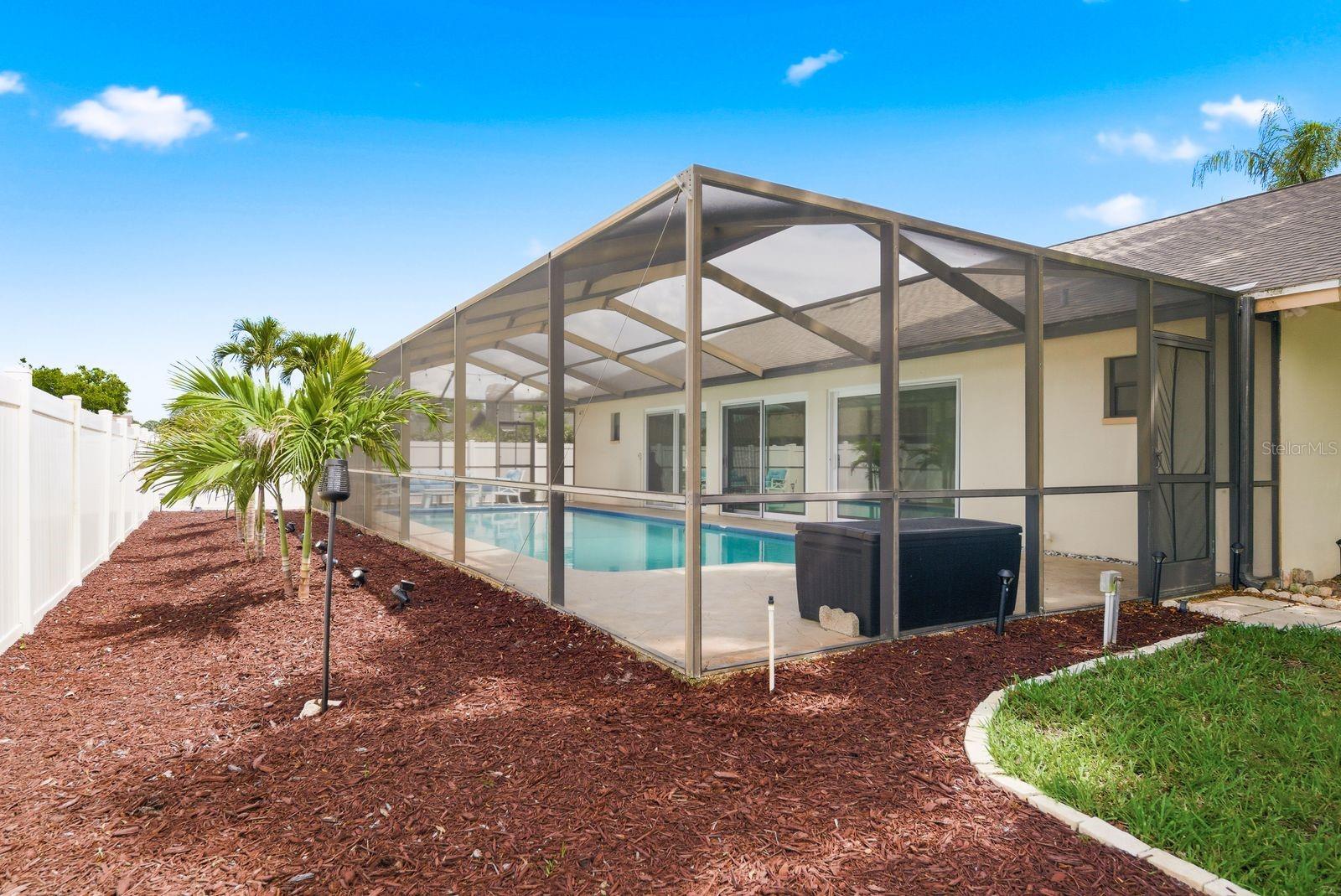 HIDDEN LAKE - Residential