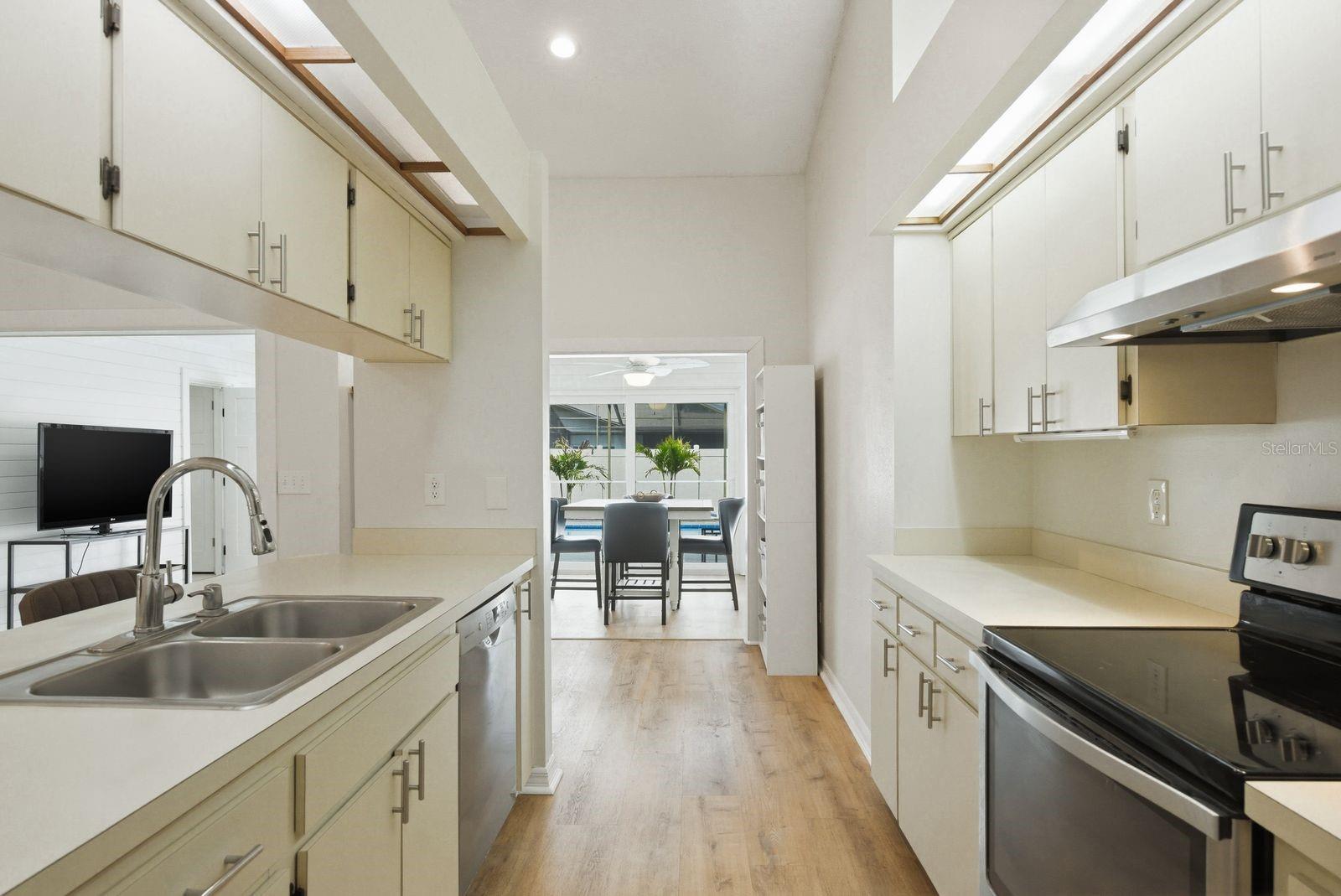 HIDDEN LAKE - Residential