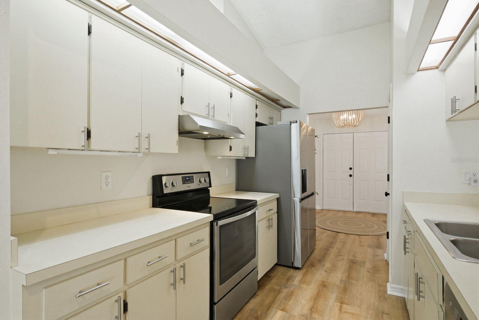 HIDDEN LAKE - Residential