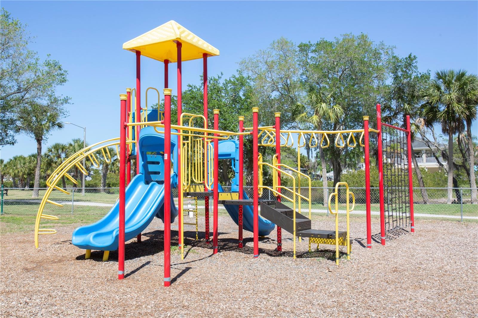 MARTHAS VINEYARD - Land