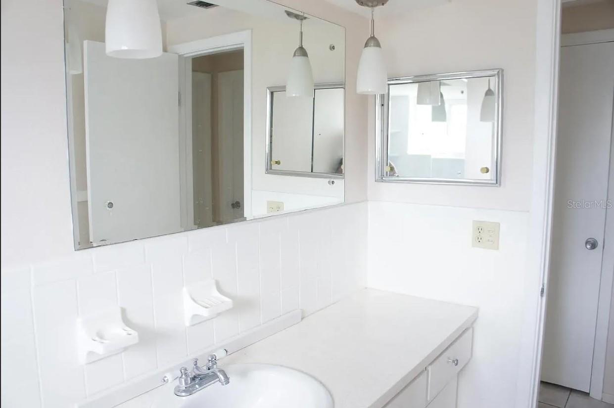 HOLIDAY HILL ESTATES - Residential Lease