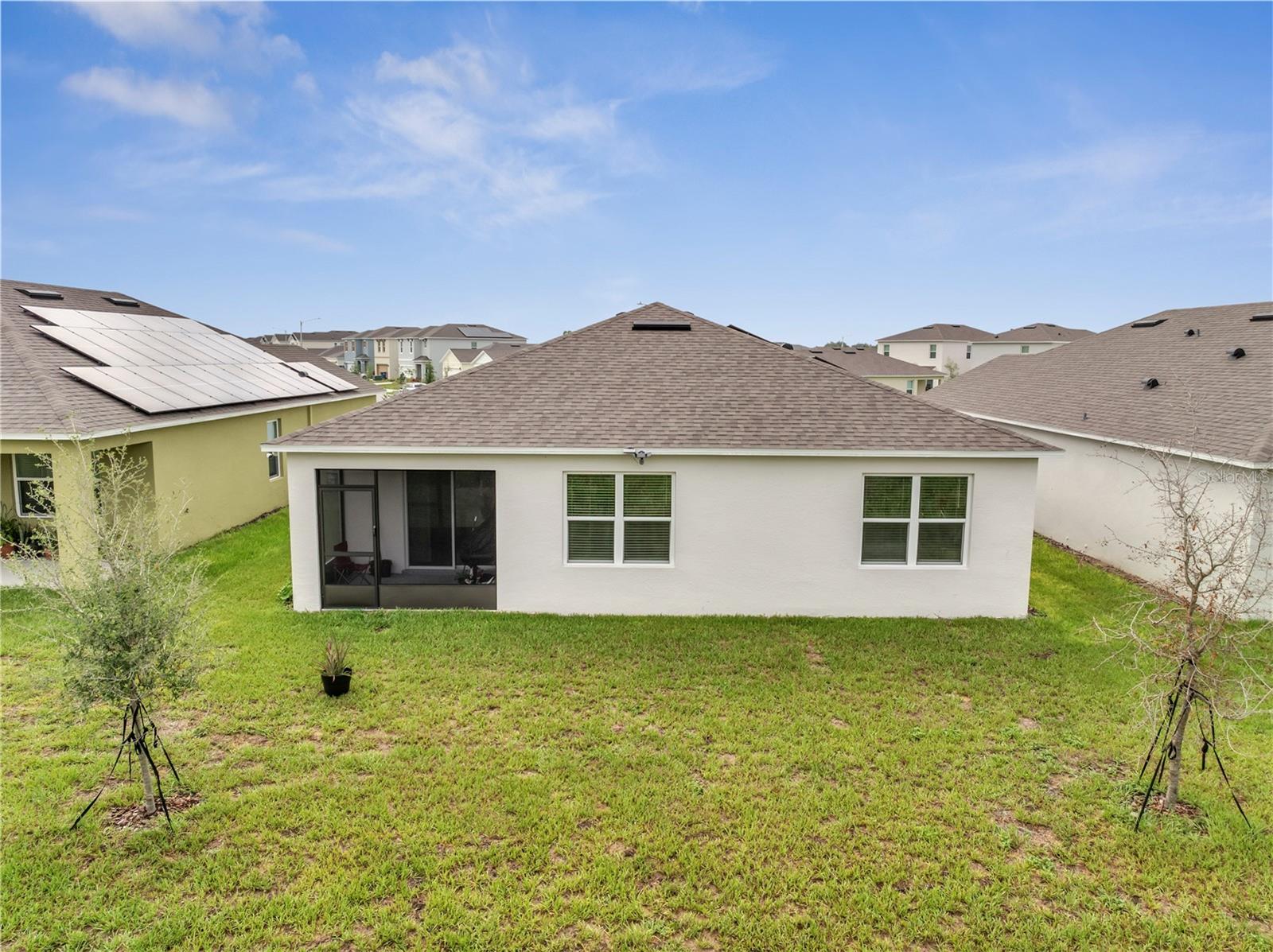 877 AMBLESIDE DR