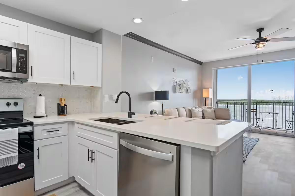 BLUE HERON BEACH RESIDENCE TOWER I - Residential