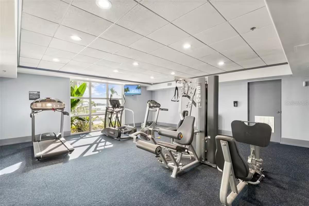 BLUE HERON BEACH RESIDENCE TOWER I - Residential