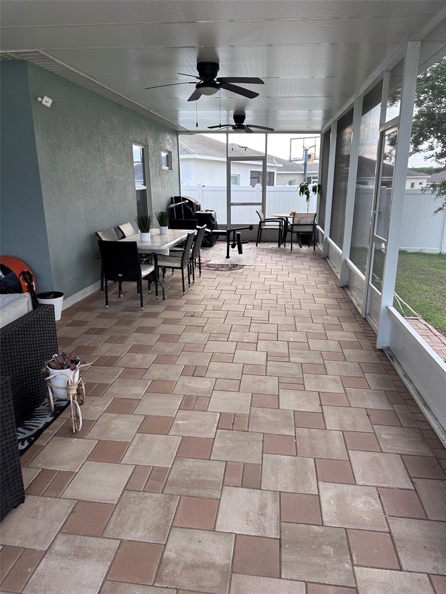 LAUREL ESTATES - Residential