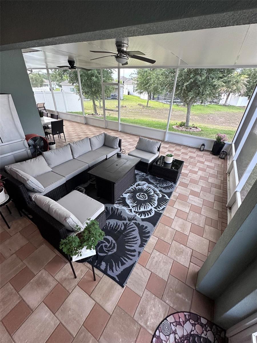 LAUREL ESTATES - Residential