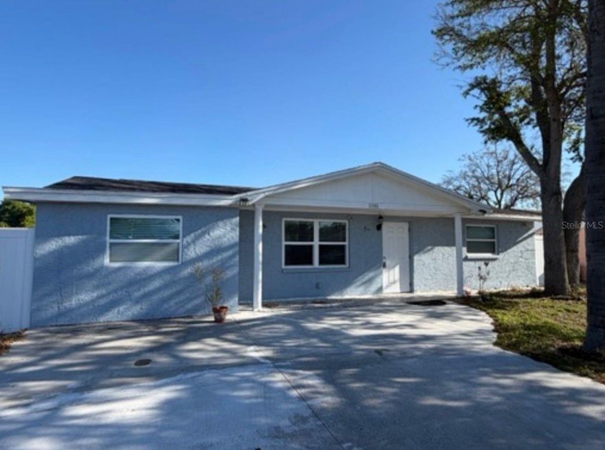 Beautiful property located in Holiday, FL! This well-maintained home offers a functional layout with great natural light and a comfortable living space. Featuring a spacious lot, perfect for outdoor enjoyment, entertaining, or future possibilities. Conveniently located near US-19, shopping, dining, and just a short drive to local beaches. Ideal for first-time buyers, investors, or anyone looking for a great opportunity in a growing area. Don’t miss this one!