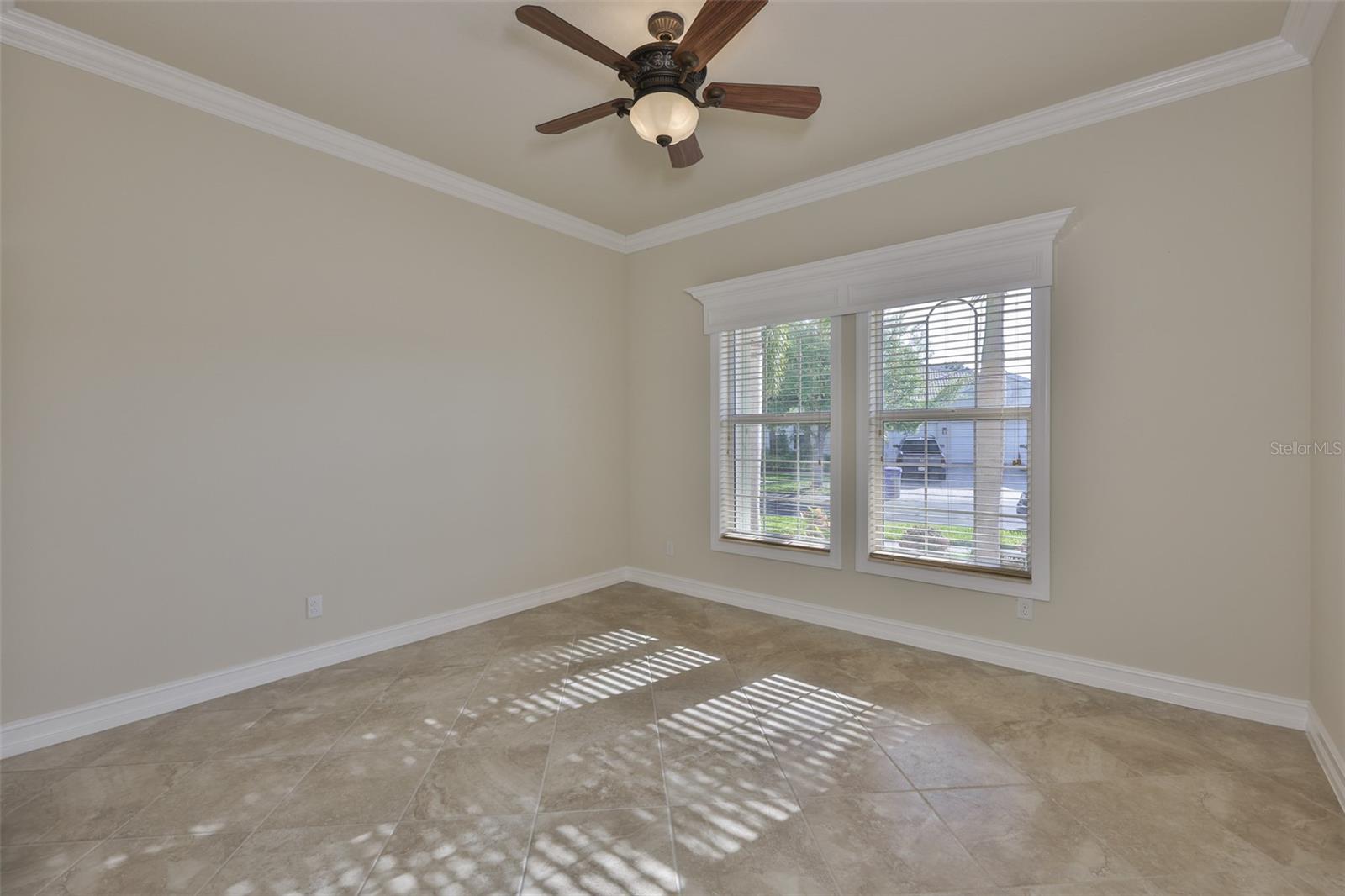 VALENCIA LAKES - Residential