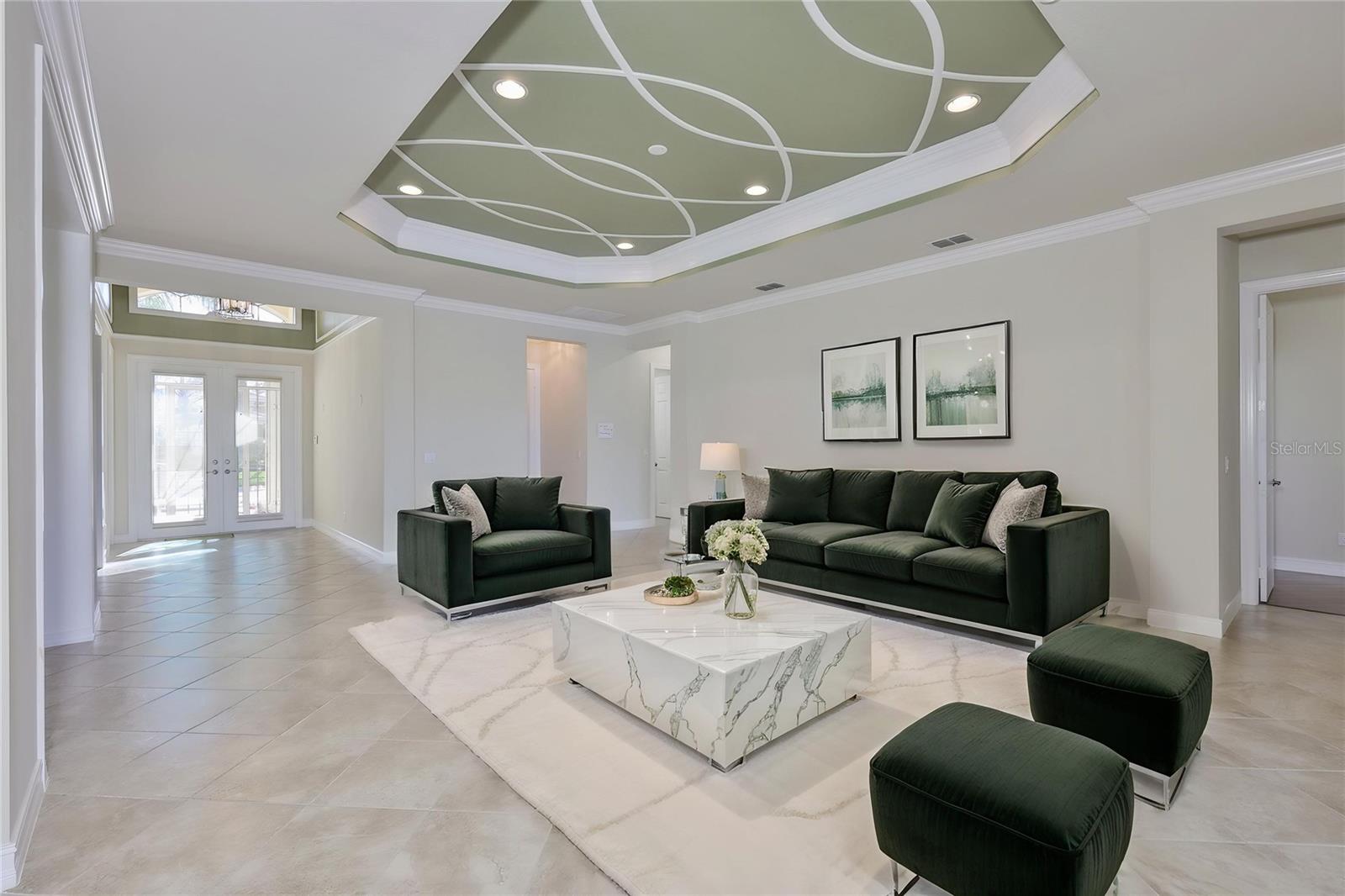 VALENCIA LAKES - Residential