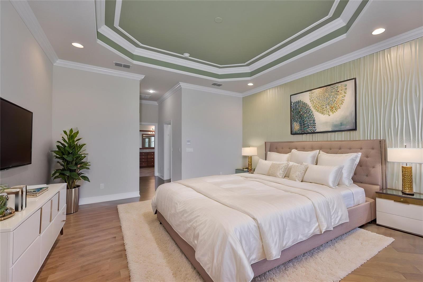 VALENCIA LAKES - Residential