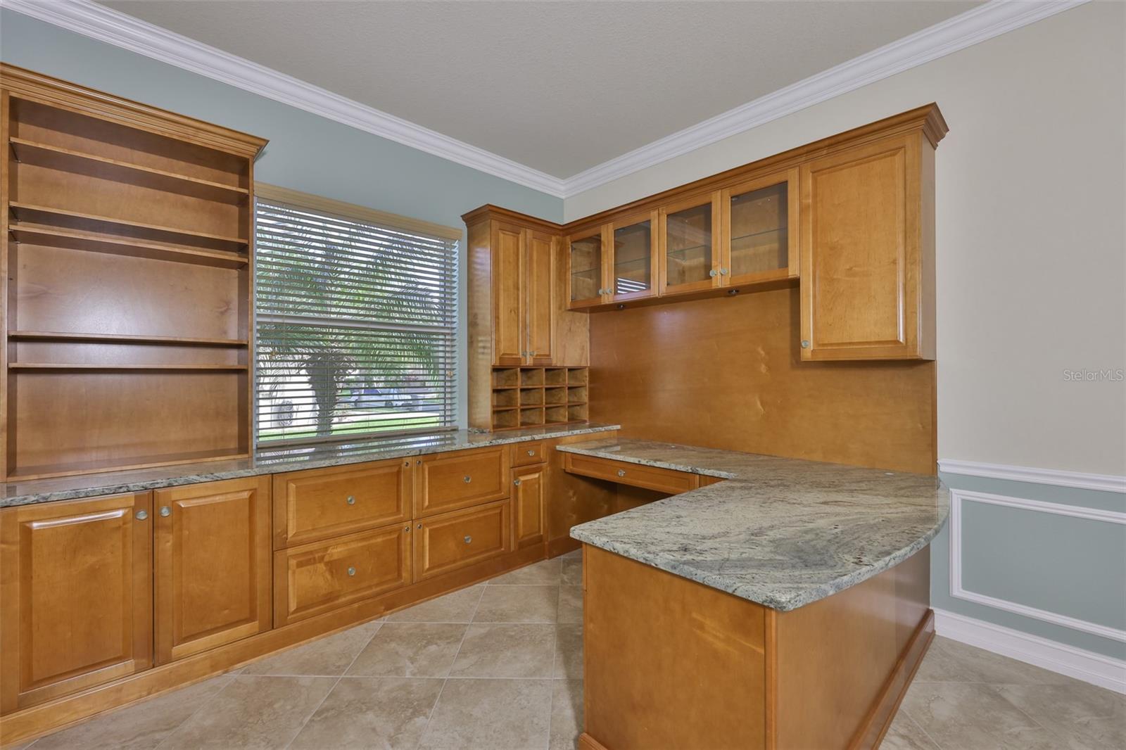 VALENCIA LAKES - Residential