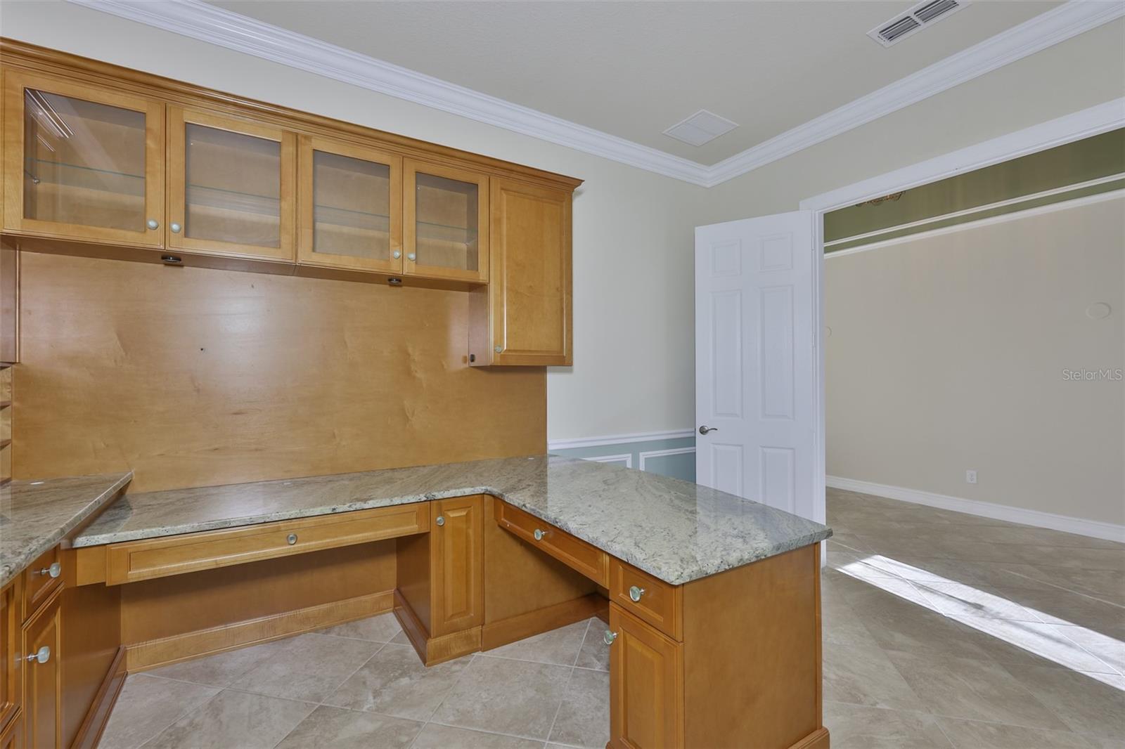 VALENCIA LAKES - Residential