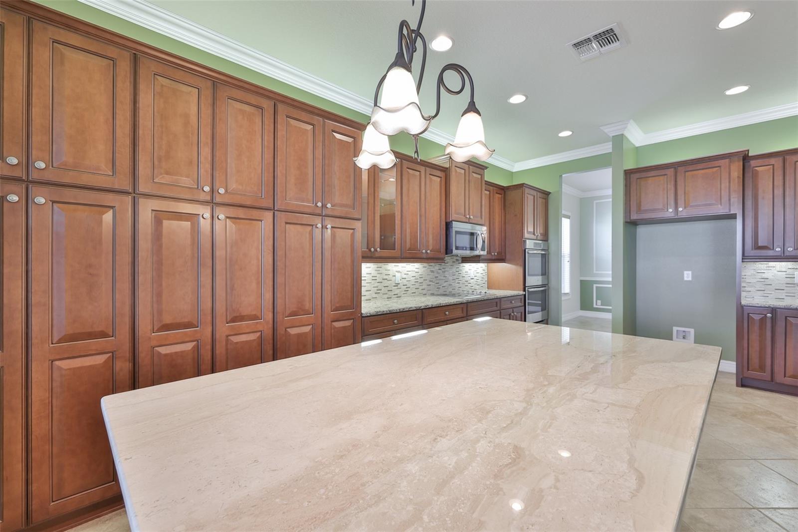 VALENCIA LAKES - Residential