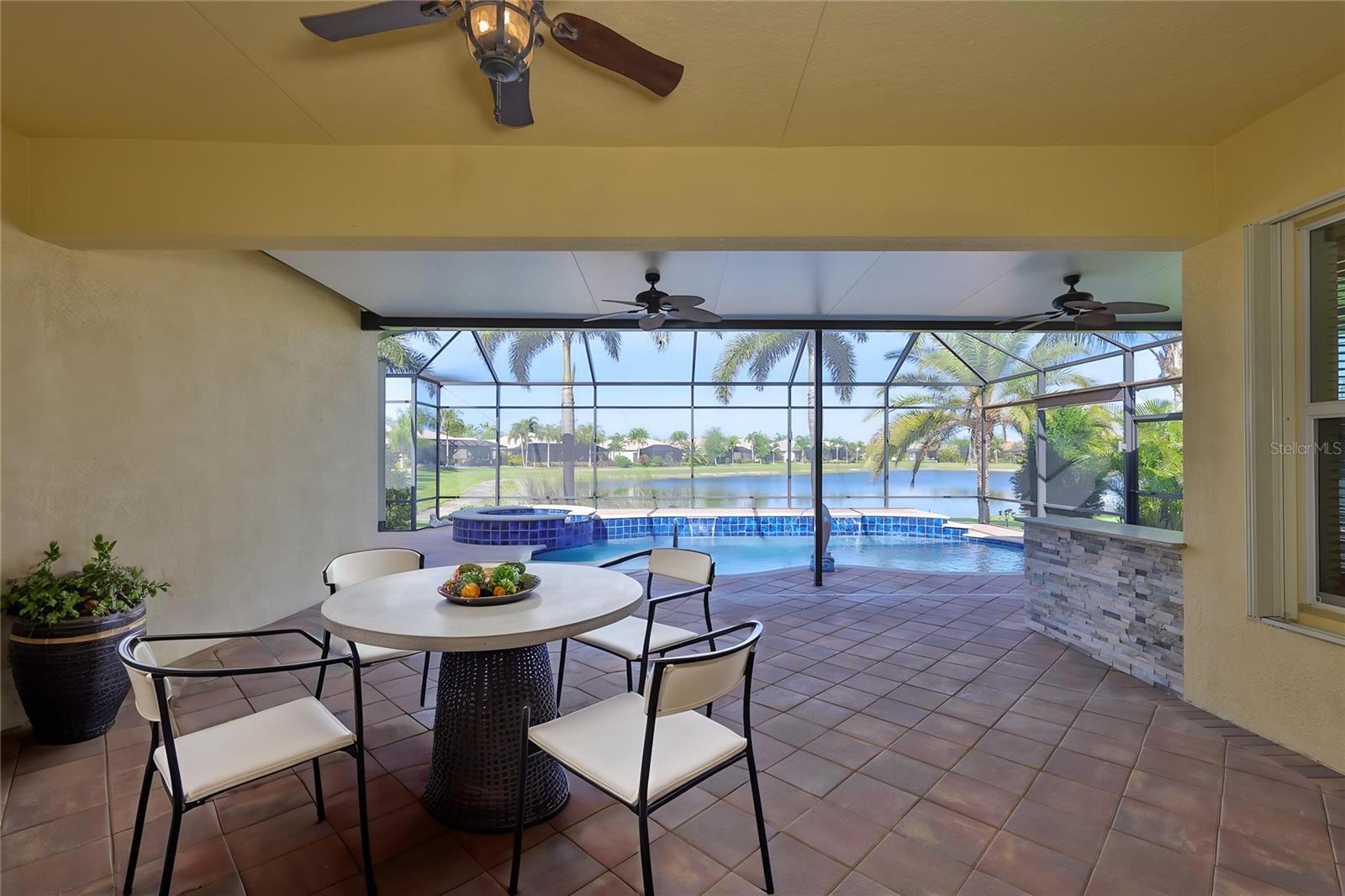VALENCIA LAKES - Residential