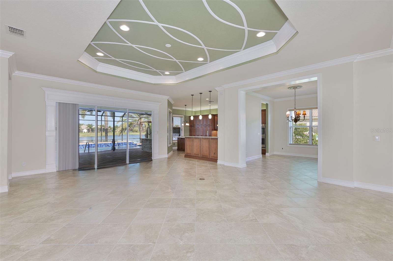 VALENCIA LAKES - Residential