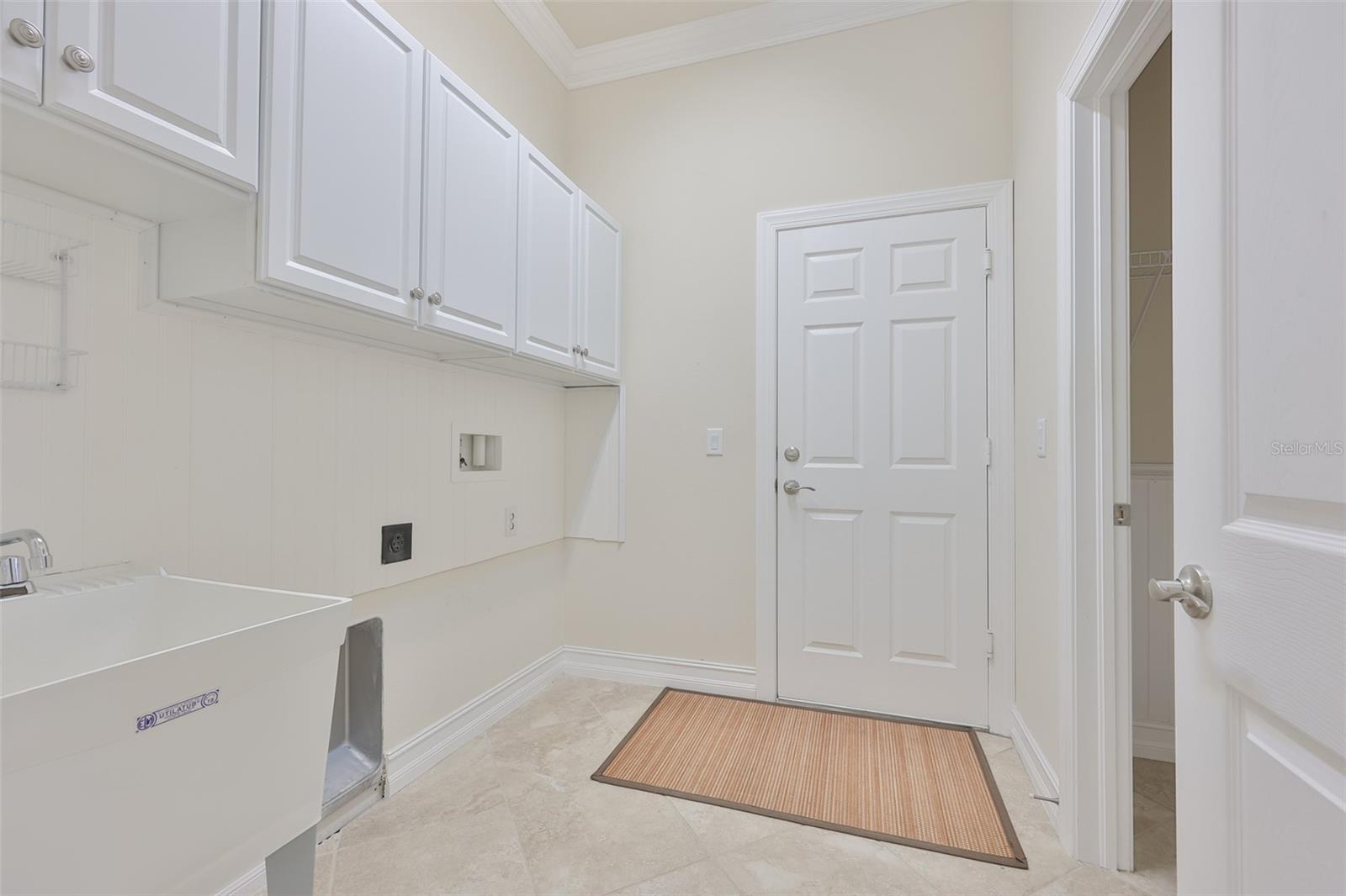 VALENCIA LAKES - Residential