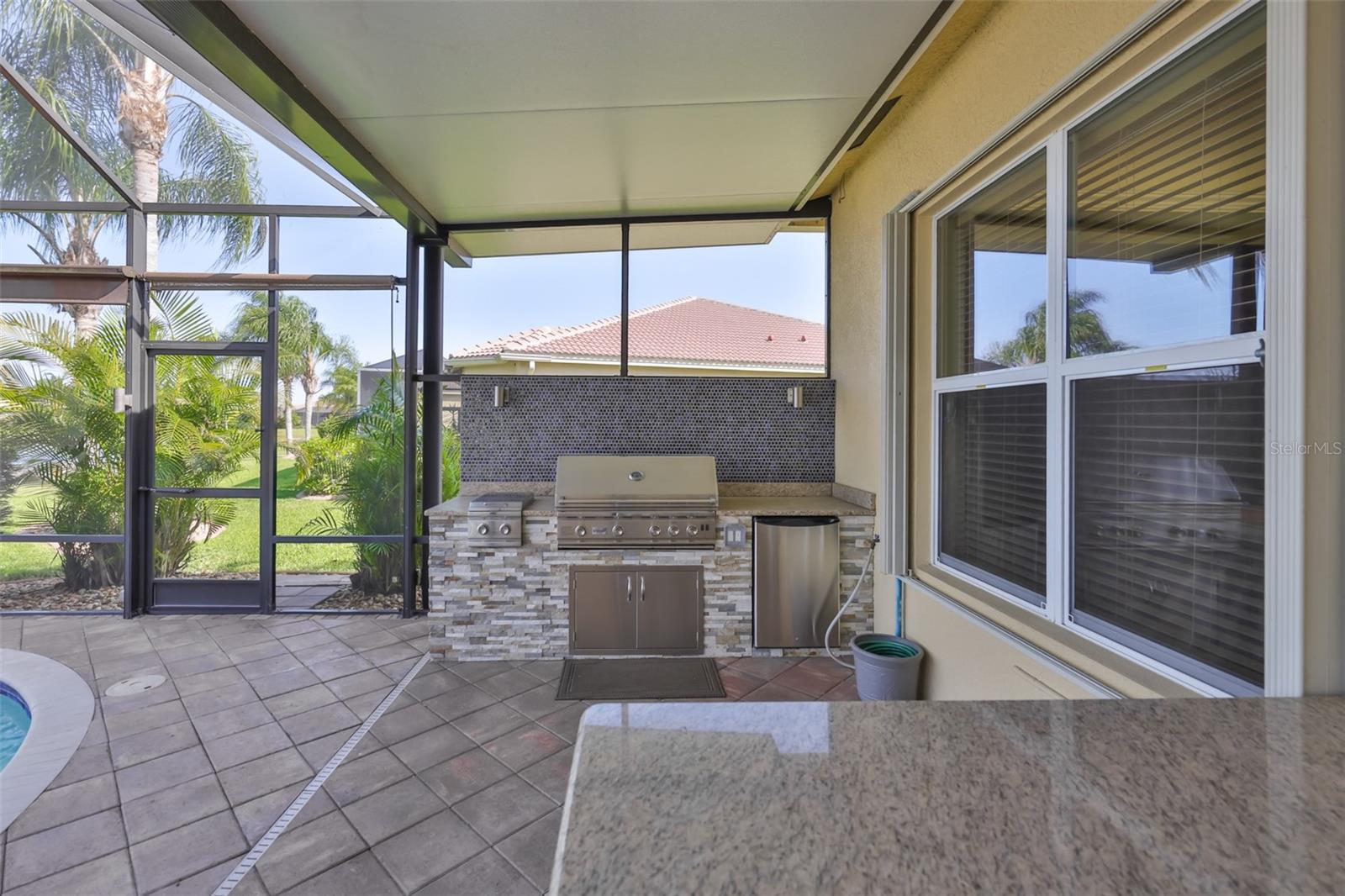 VALENCIA LAKES - Residential