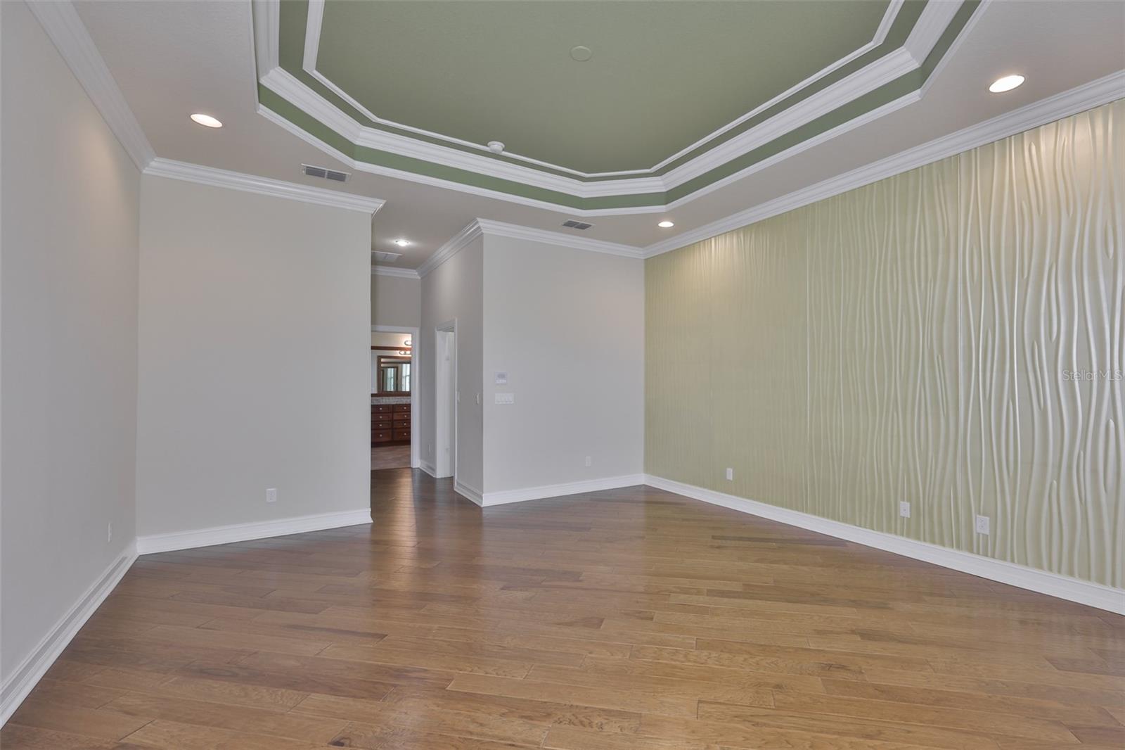 VALENCIA LAKES - Residential