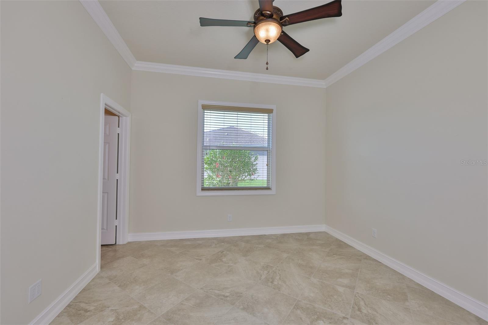 VALENCIA LAKES - Residential