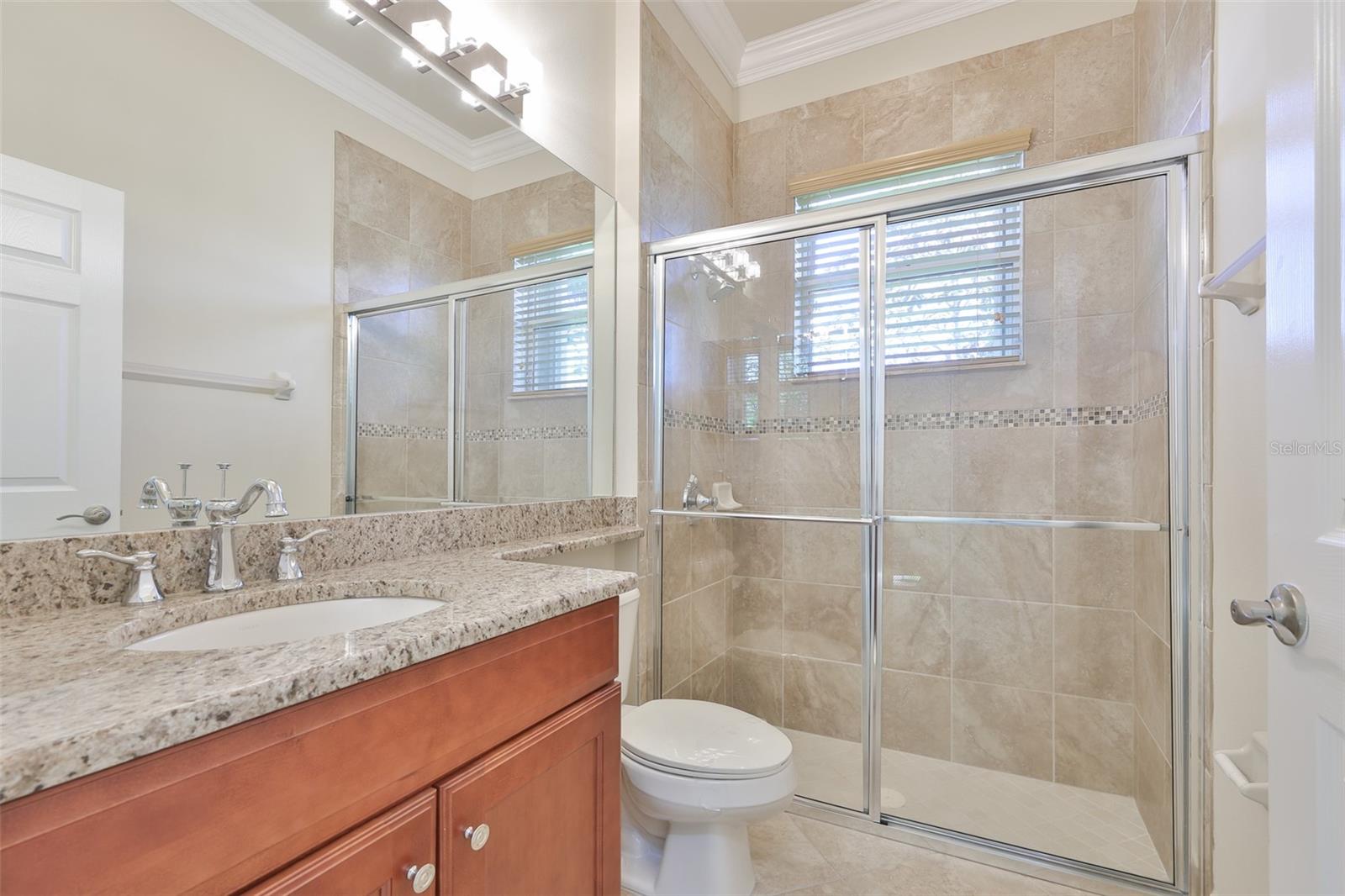 VALENCIA LAKES - Residential