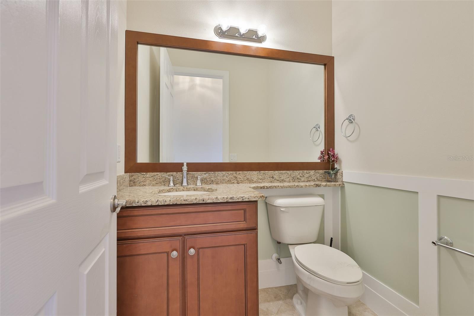 VALENCIA LAKES - Residential