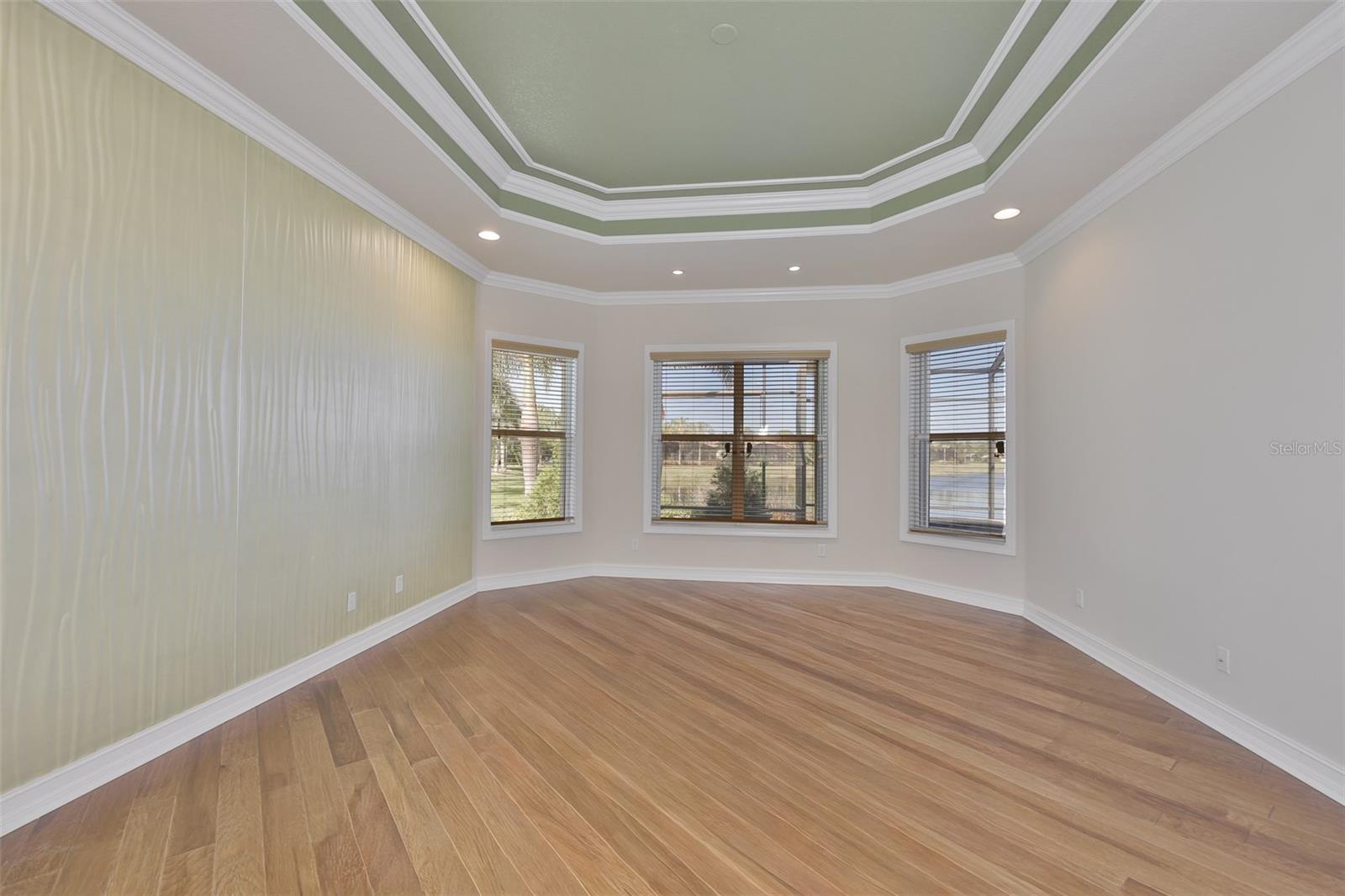 VALENCIA LAKES - Residential