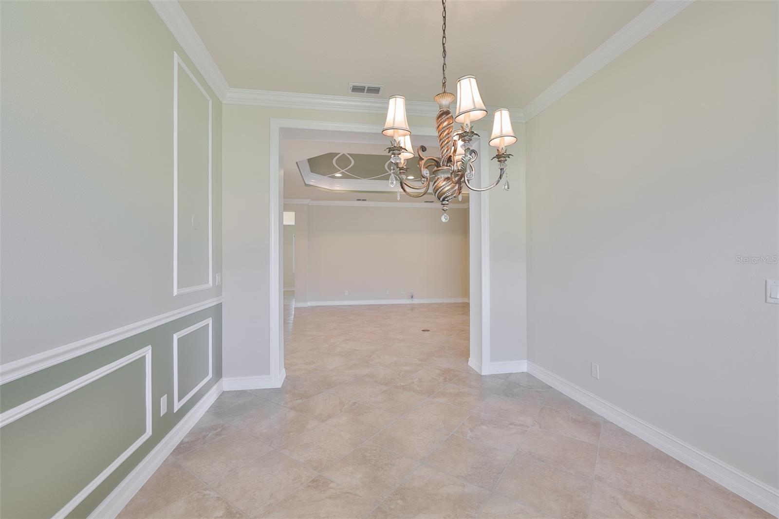 VALENCIA LAKES - Residential