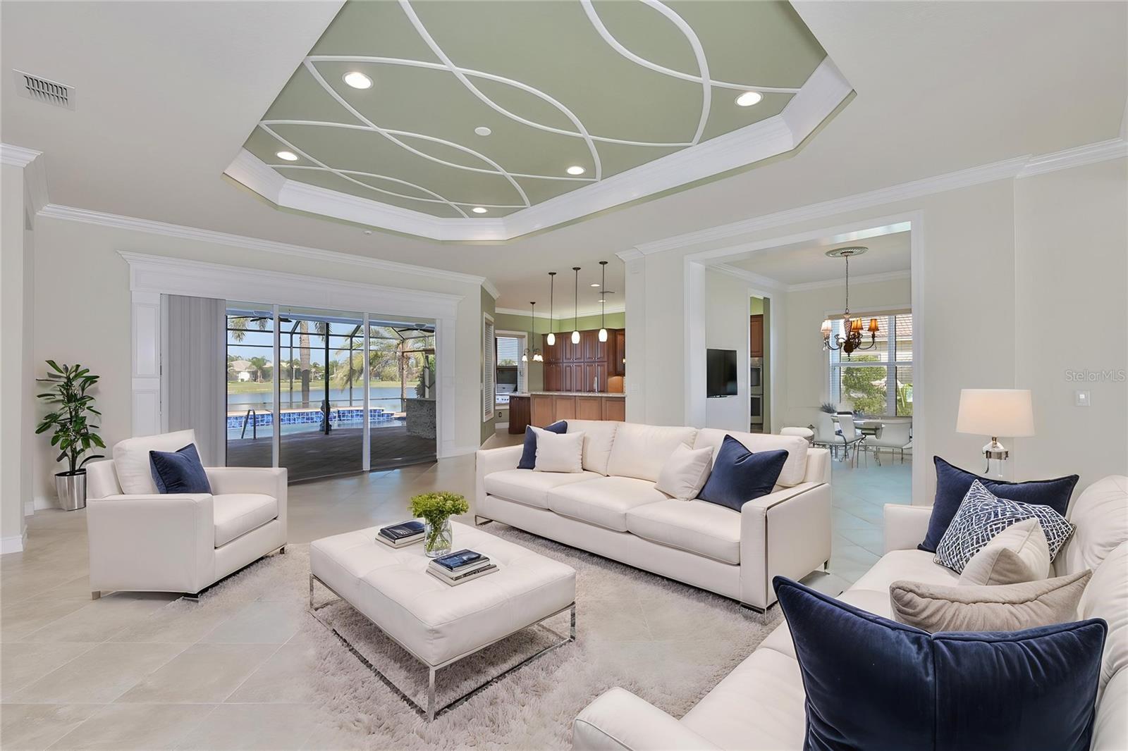 VALENCIA LAKES - Residential