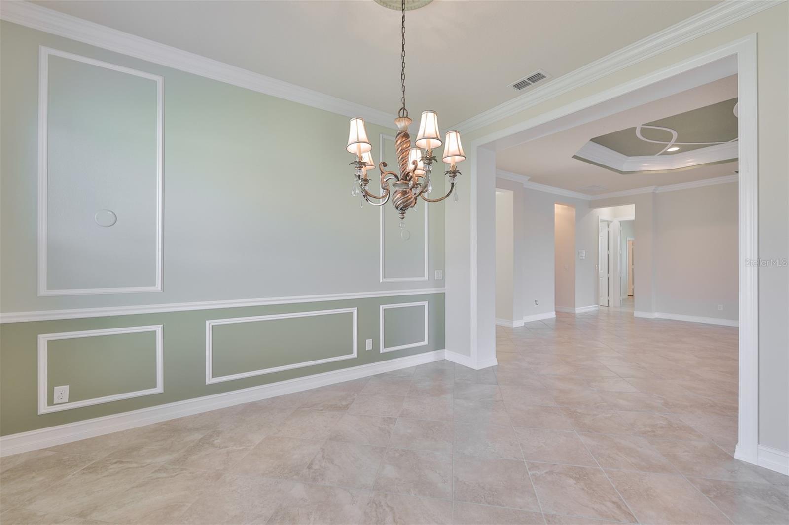 VALENCIA LAKES - Residential