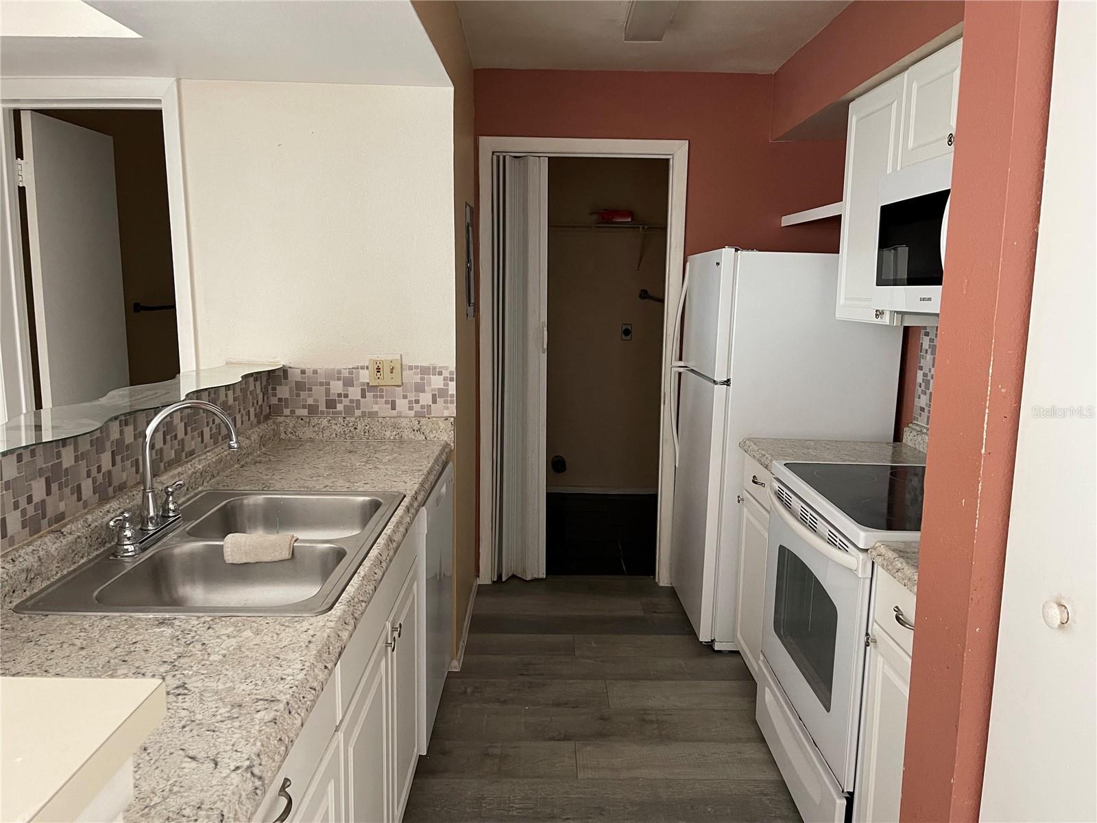 BLOSSOM PARK VILLAS CONDO - Residential