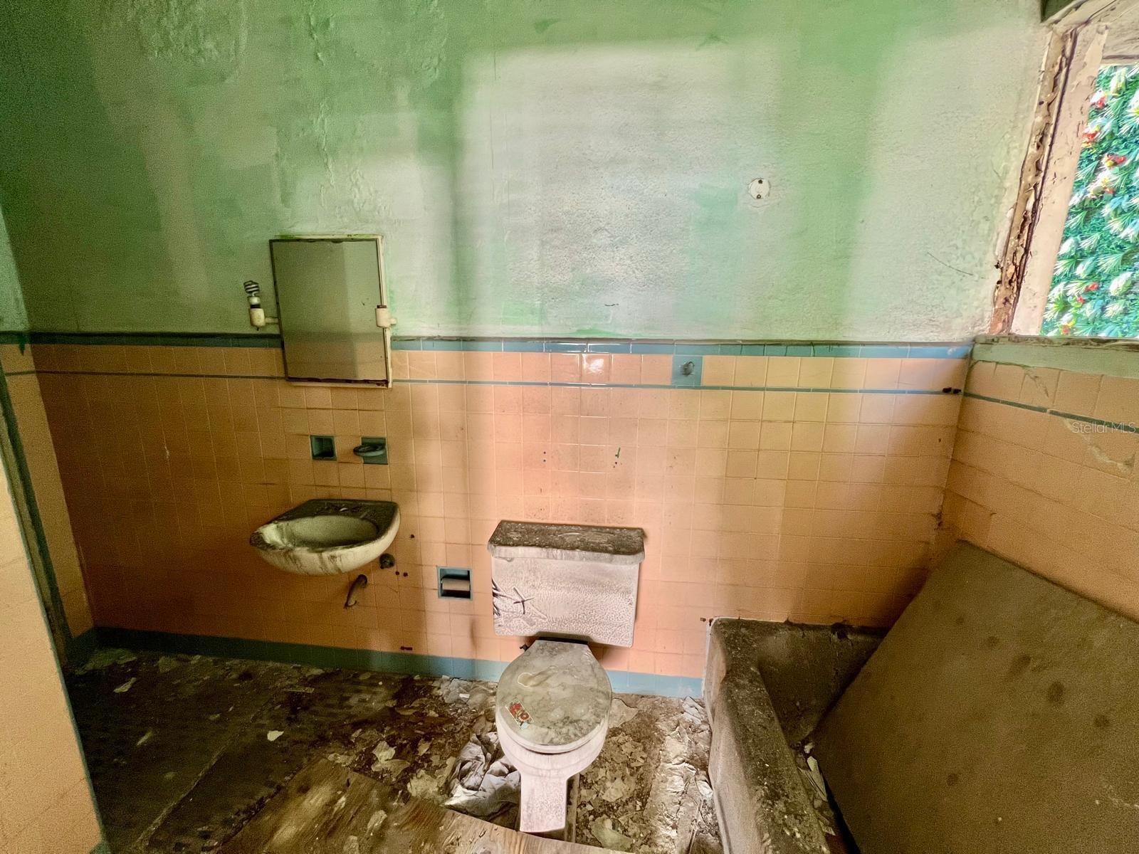 COND SAN ANTONIO 53 - Residential