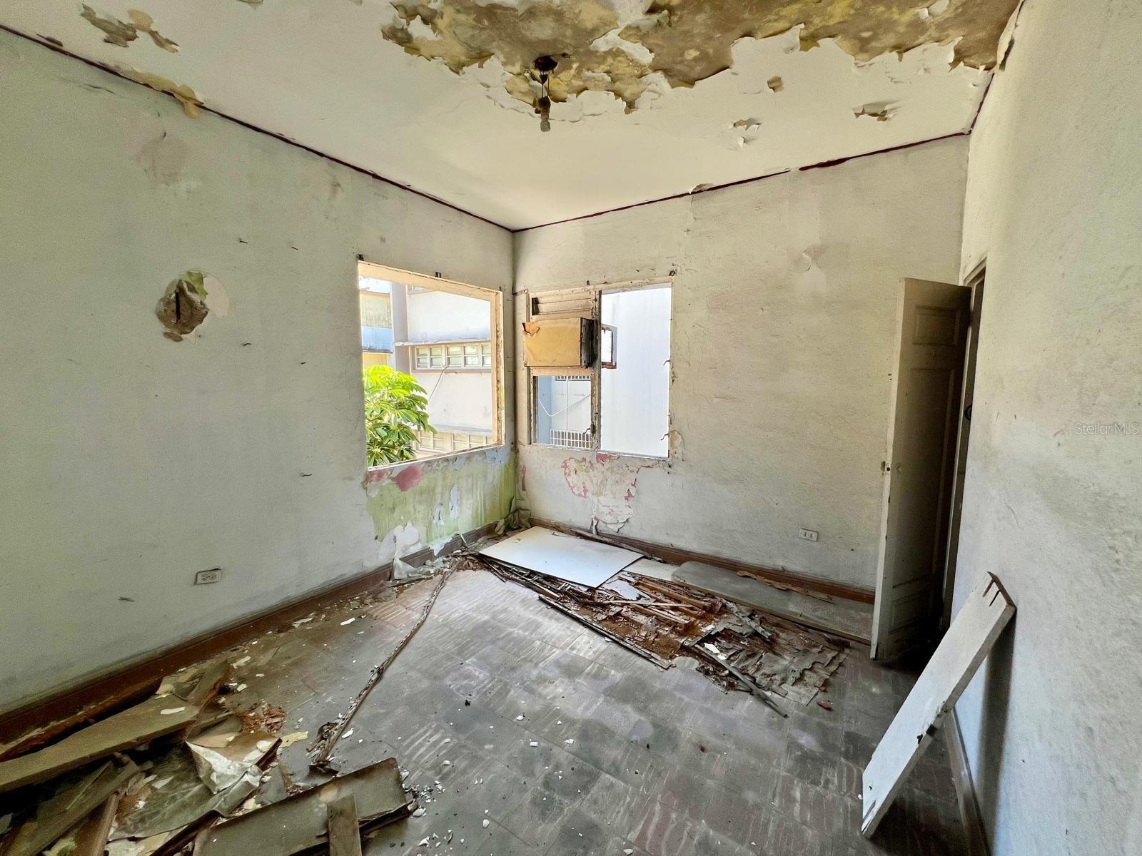 COND SAN ANTONIO 53 - Residential