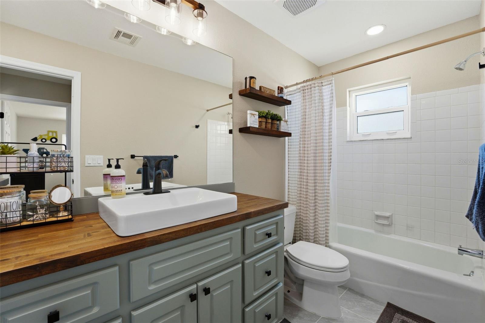 BAY VISTA BLVD - Residential