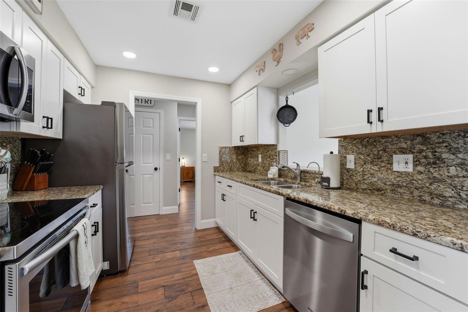 BAY VISTA BLVD - Residential