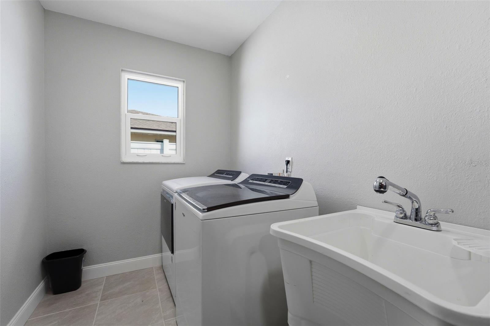 BAY VISTA BLVD - Residential