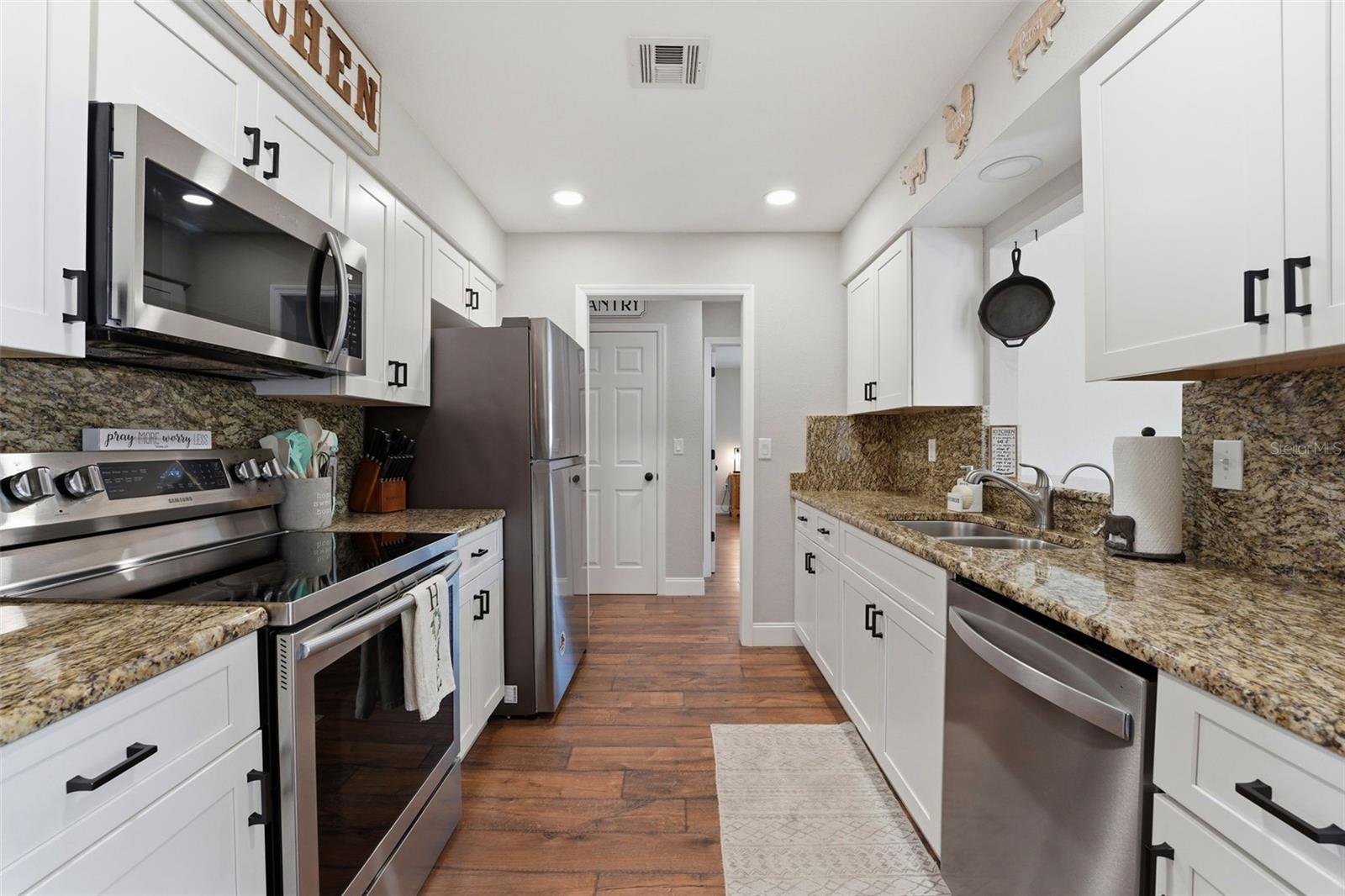 BAY VISTA BLVD - Residential